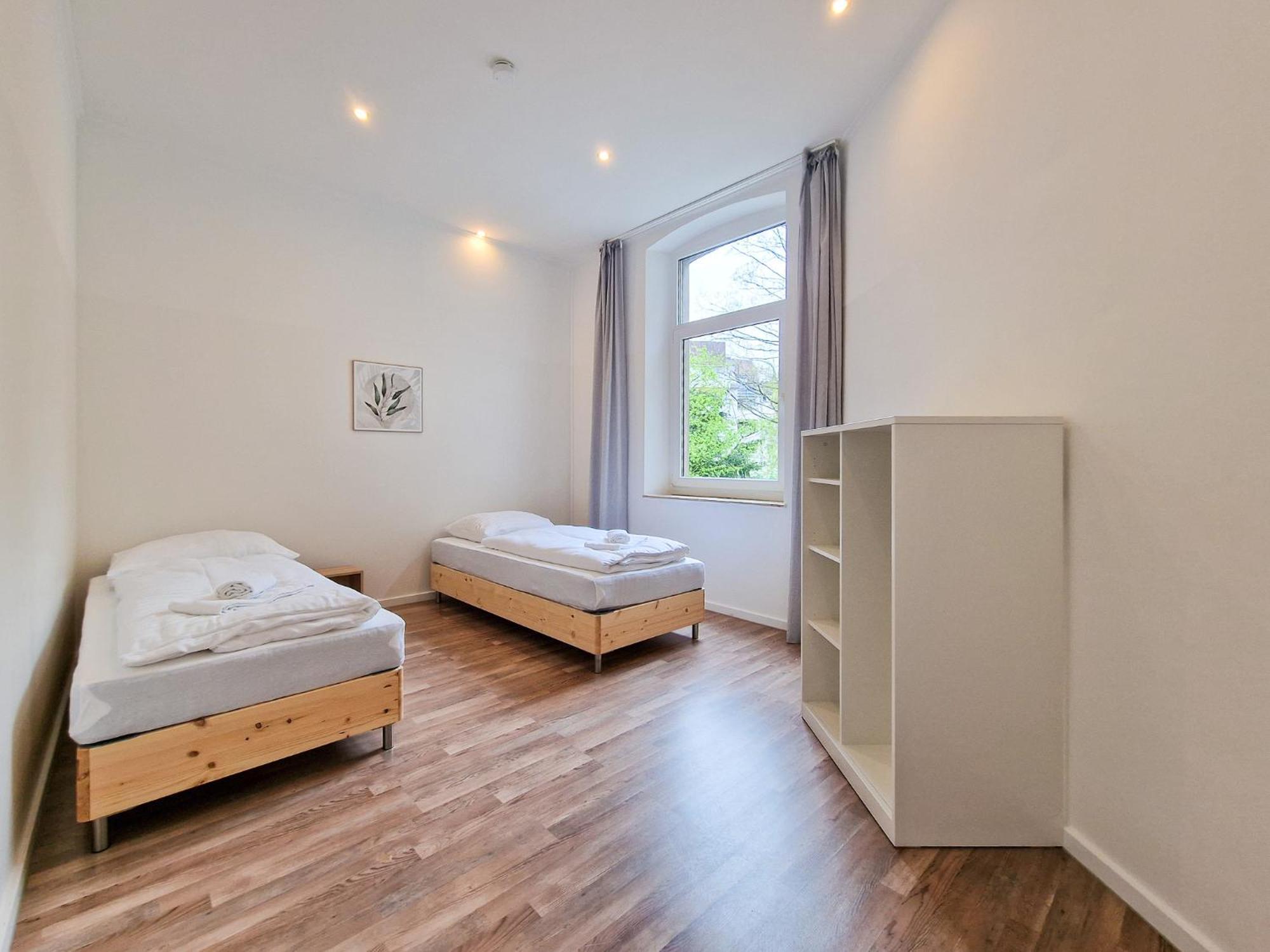 Raj Living - 1 Or 3 Room Apartments - 20 Min Messe Dus And Old Town Dus Dusseldorf Exterior photo